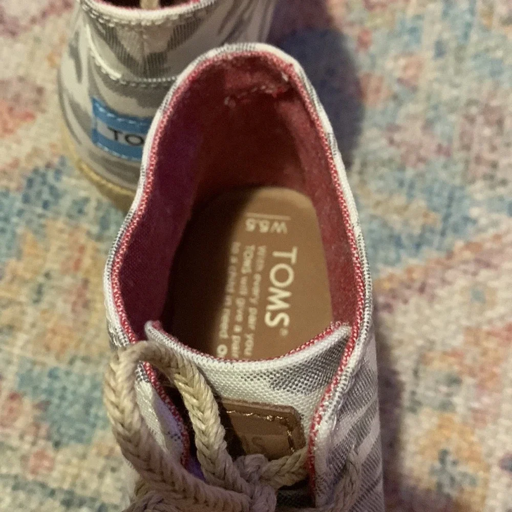 2‎ pairs TOMS Wedge Desert Natural Linen & Gray Ikat BOOTIES